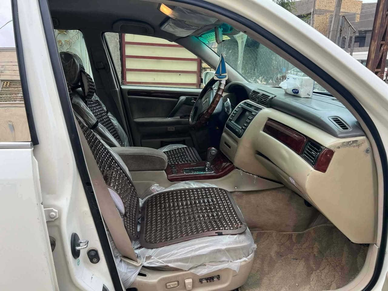 السلام عليكم ،،كراون (ملكه)
للبيع ملكه رقم كركوك ،فقط مفحوصه 
بس مفحوصه 
لاتخابرني وتكلي دافع كمرك فقط فحص 
موديل 2002 اصل 
تحوير نجف فوك وجوه 
مكينه ،ديفور الجبير جديده 
شاصي 75
كصه قماره ولباقي كفاله 
سياره نضيفه مال جناي 
(المواصفات)
✅اربع دكم 

✅جنجر+12قرص

✅كشنات كهربائي 

✅مري شفط بلاد 

✅تحكم خلفي كامل بلصوت 

✅ستيرن كهربائي 

✅برده خلفيه كهربائي 

السياره فول ماعده الفتحه 

السعر قفل منل اخير (85)+ترهم مراوس حسب القناعه 

العنوان ناصريه ،مركز

الهاتف (***********) وات ساب
