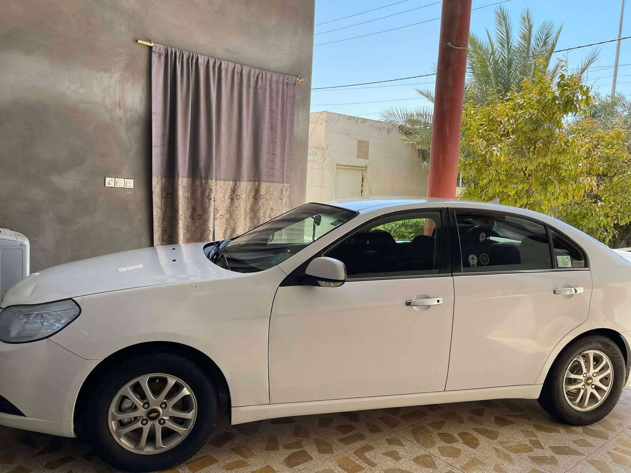 السلام عليكم شوفرليت ابيكا 2009  رقم جديد انكليزي بأسمي محرك بي تنقيص بسيط  السياره تبريد تدفئة كلها الشرط محرك 6 سلندر 2500 اقتصاديه بالبنزين السيارة  بيهة رشة صبغ اثر شخط بين الباب والجاملغ شي بسيط موضح بل صور   سعر ٧٢ وبيها  مجال للطيبين رقمي *********** مكان سيارة الديوانية
