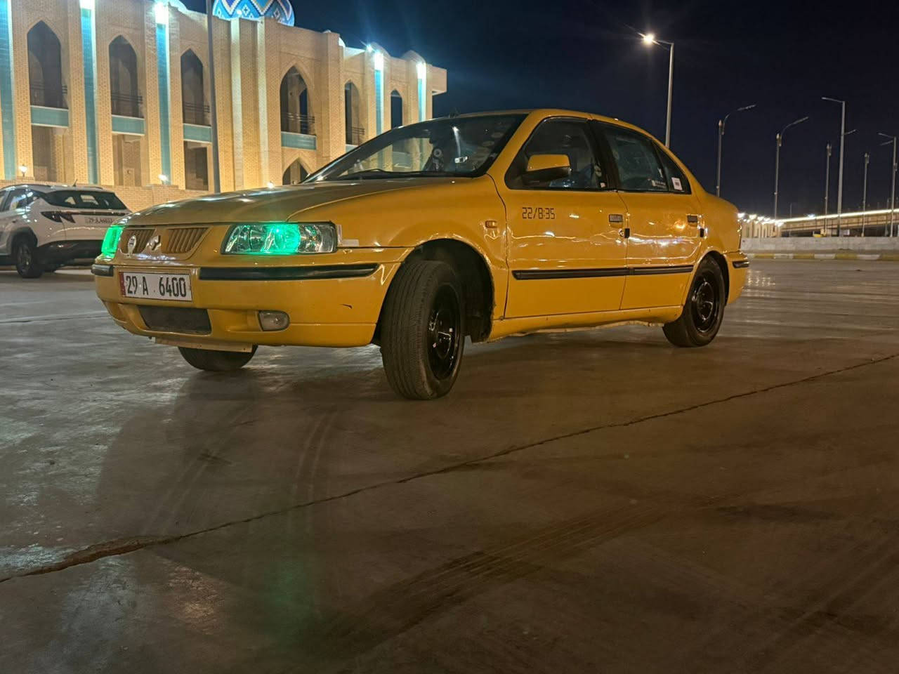 سلام عليكم سياره سمند 11 سياره جاهزه مصفره هيئة وغرامات رقم واسط انكليزي شرط التحويل مكاني واسط الكوت السعر 30 وبيه مجال ***********
