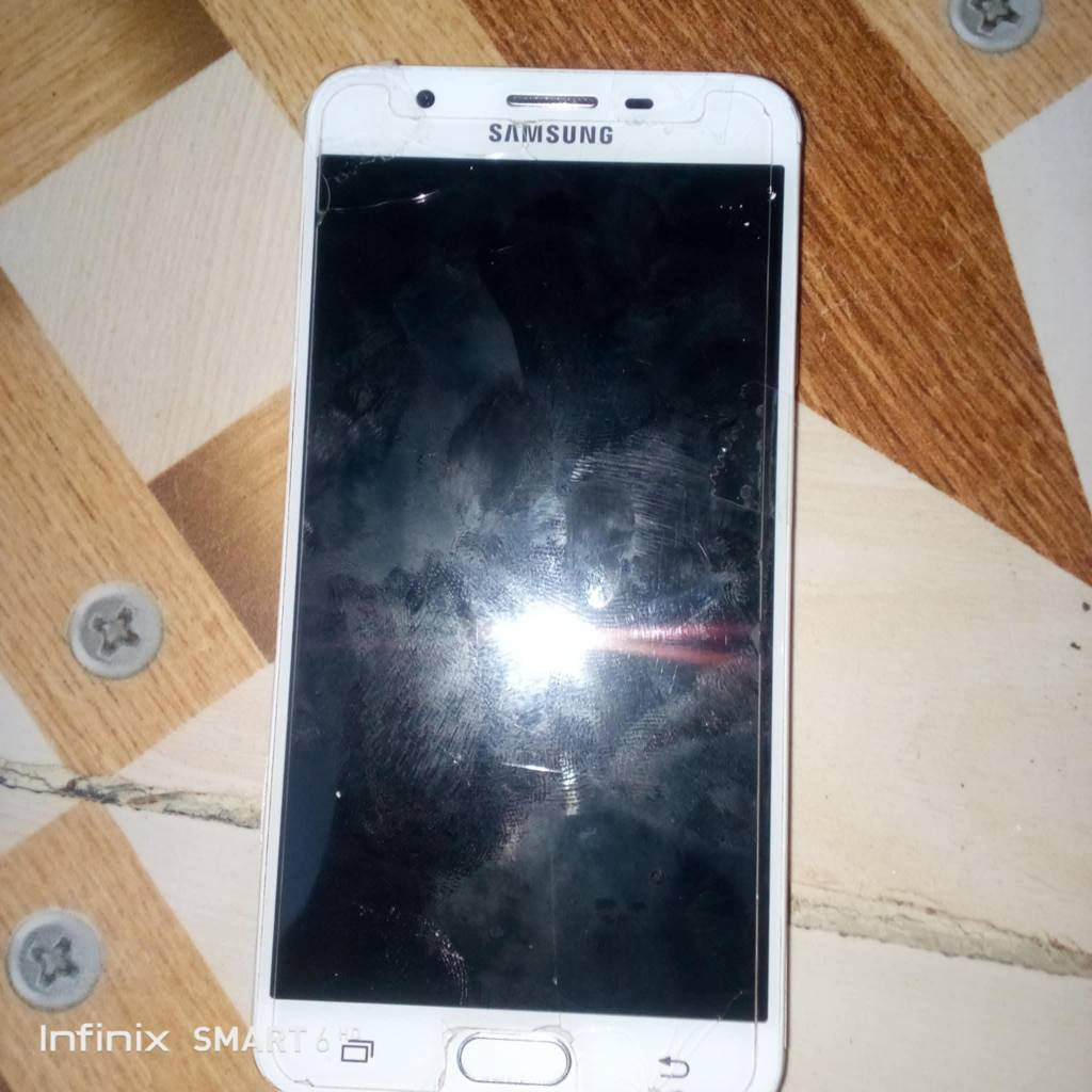 السلام عليكم تلفونGalaxy J7 priem جي سفن برايم
الذاكره 32 السعر 50 الف التفاصيل اكثر ***********
