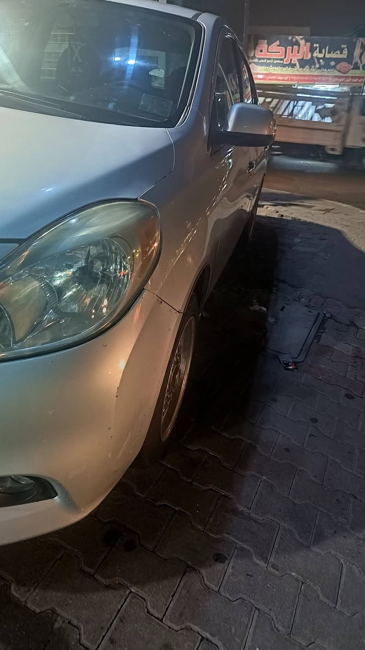 نيسان فيرسا ٢٠١٣ رقم بغداد مشروع وطني  قطعه صبغ شاملغ خلفي بارد جاملغ الأيمن الأمامي محرك وكير نظيف تبريد ثلج حدادية نظيفة زوج تايرات أمامي جديد داخل نظيف ويل كب BBS شاشة تاب وكامرة خلفية مراوس حسب القناعه فرق ما عندي
السعر82 ورقة وبي مجال قليل العنوان رمادي حي الاساتذة او حي الأندلس الاتصال ***********
