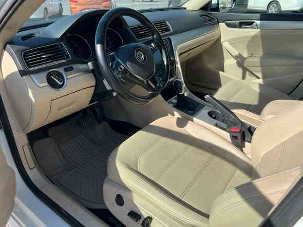 باسات 2019 فول مواصفات محرك 20 توربو مفتوح شرط بدون اي عيب
بيها جامرلغ و بونيد صبغ 
بصمه تشغل بيبان بصمه تبريد قطعتين داخله ملكي كشنات تدفئة
سعره 140 وبي مجال 
***********
***********
