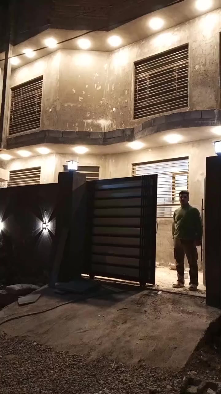 عباس الكهربائي
***********
