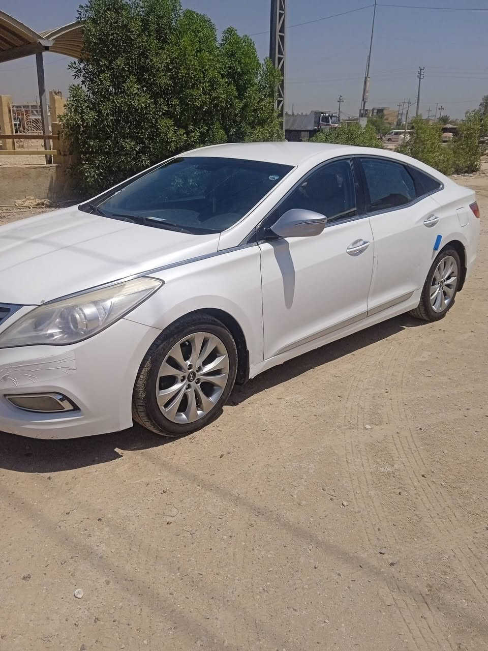 السلام عليكم
ازيرا للبيع خليجي مكفول موديل 15 
مواصفات نص فول تبريد قطعتين ثلج
بردان 3 كشن تدفئة  سياره نضيفه وحلوه
السونار مع الصور تأثيرات و باتري جديد 
مكان السياره النجف الحيدرية  السعر مناسب 
110 متوازي على بيع 
رقمي ***********
