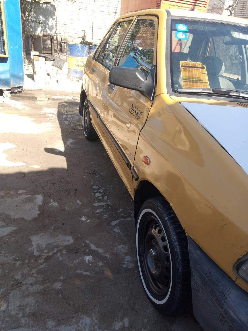 سلام عليكم ورحمه الله وبركاته 
سايبه 20012 نكليزي سياره حلوه 
مصفره غرامه هيئه  رقم بغداد نكليزي 

شواصي سياره نضاف مكينه بيه خيط بخار ستوه بادي  شاشه دواخل نضيفه 

سياره مال واحد عله باب الله يأخذه 
بل عافيه. 

سعره 25 وبيه مجال لطيبين 

مكاني نجف حي ميسان 

*********** النجف, العراق
