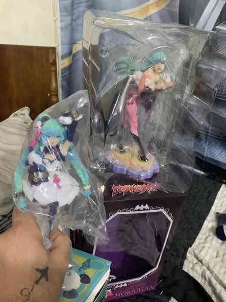 عندي هذول قطعتين امزون طلعو سعرهم ثنينهم 30 رقم تليفوني ***********
