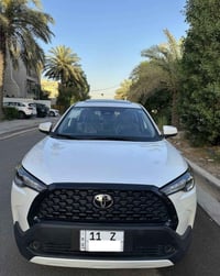 تويوتا كورلا كروز هايبرد 2025 جديده جدا بوضع زيرو رقم بغداد بأسمي تحوي...