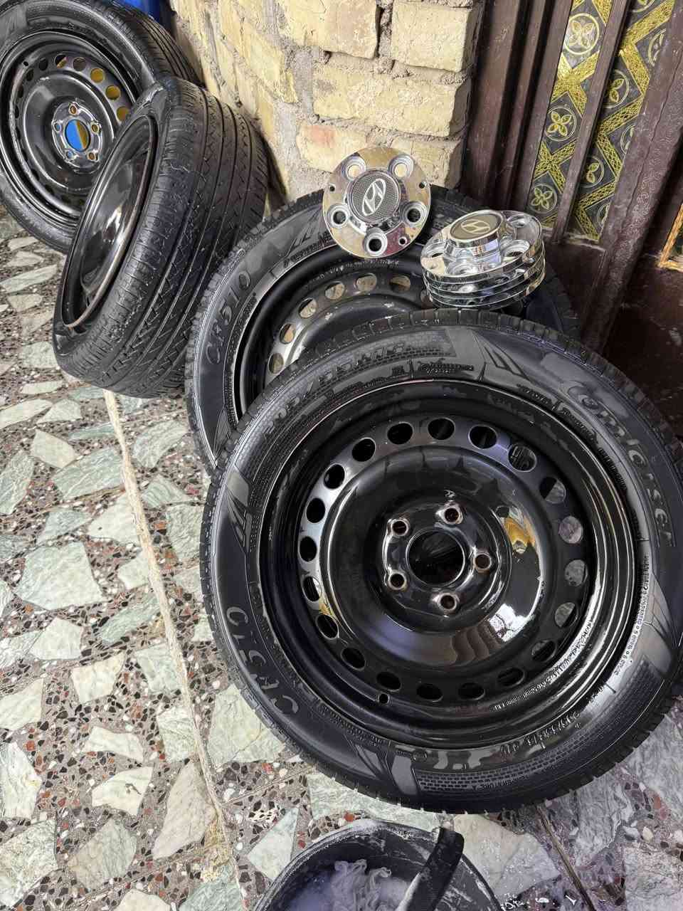 السلام عليكم تايرات ١٦ نضافه ٨٠٪؜ ويل ١٥ اسود وارد أمريكي وكبات  مكاني بغداد  ١٥٠ بيهن مجال للشراي
***********
