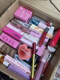 كارتون مكياج • ٤٥ قطعة • حمر الغزال