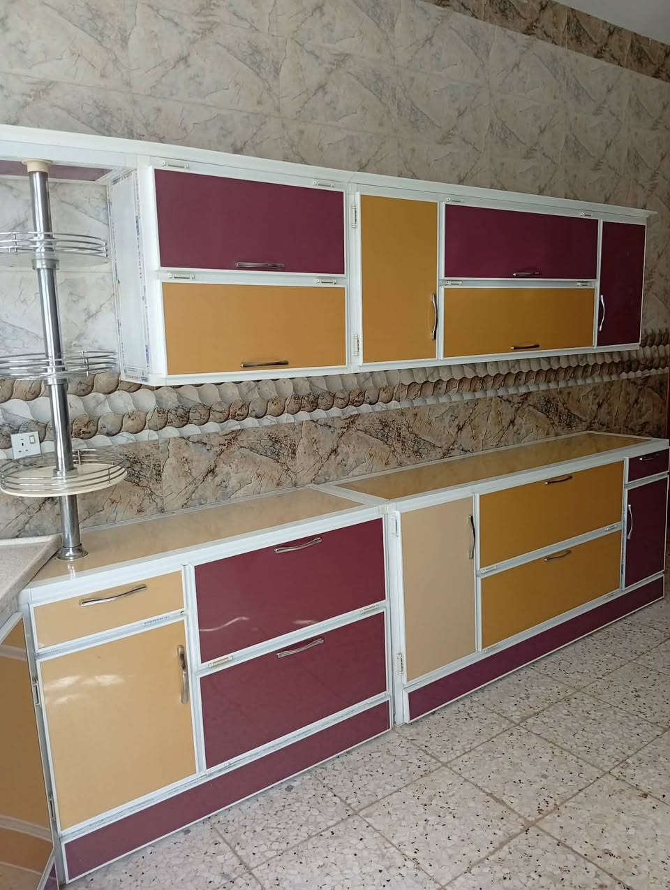 كاونتر  4 ونص    سعره 470  
مكان بابل لكفل ***********
