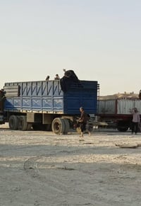 مقطوره للبيع  طول 8وربع دناكير اربعطش صيني  كهربائيات كامله   بريك  تخ...