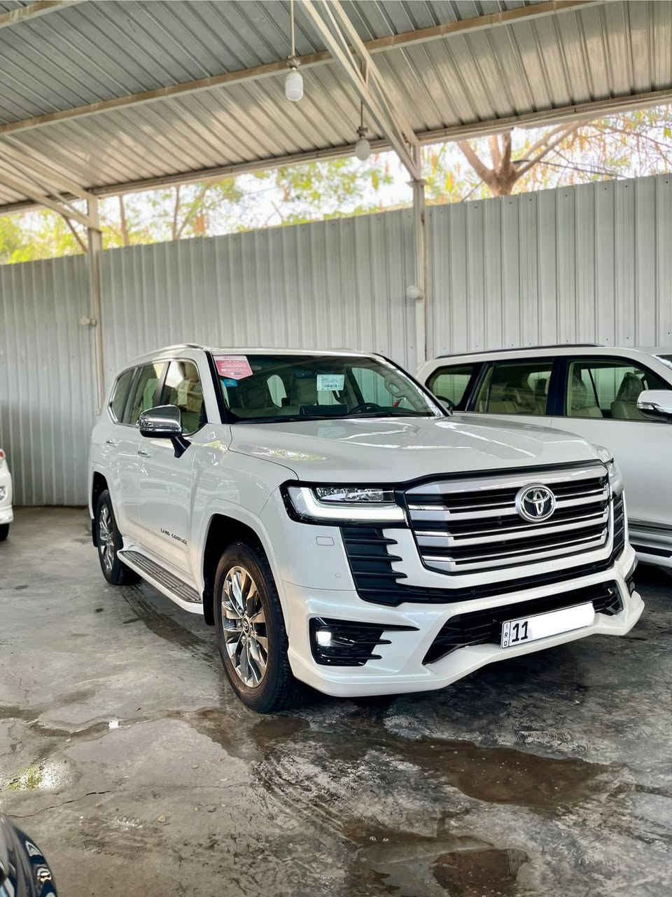 🚗 السلام علكيم للبيع او المراوس حسب القناعة
Toyota Land Cruiser 2024

  تويوتا لاند كروزر 2024. 

ملاحضة / رقم السيارة بغداد مميز 

  🛣️  المسافة المقطوعة      - 26  الف كلم 
فقط 

------------------------------------------------------------ 

✅ المواصفات:  فول مواصفات 

VX فول مواصفات ضمان شركة ساس

✅ الموديل: 2024 

✅ الحالة: كفالة عامة من كلشي مغلفة ppf ضمان عشر سنوات سيارة جداً جديدة 

المواصفات : معروفة مواصفات VX 

📍 السيارة متوفرة في بغداد - الكريعات 

📞 للأستفسار الاتصال على الرقم ***********
