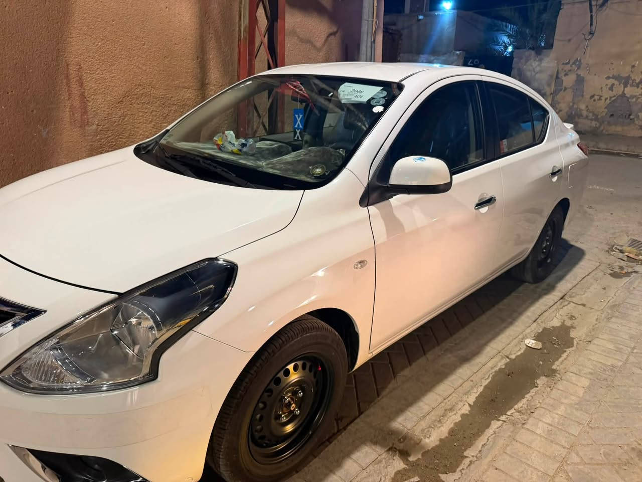 سلام عليكم نيسان سني  كفاله عامه هندي 25 زيرو السيارة باسم شركة وكاله باسم المشتري شاشه لمس حديثه تبريد ثلج معروفه سياره كلش جديده كفاله من الخدش تواصل *********** البصرة

