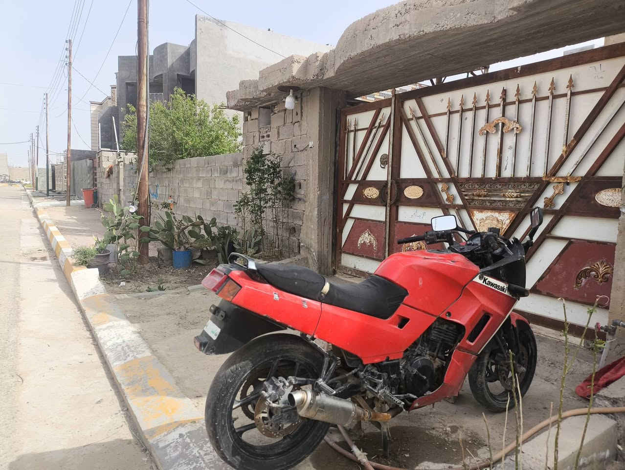 السلام عليكم
دراجه بطحه كاوزاكي محرك 2بستم 
نضافه مثل ما واضح بل صور 
صالنصه جعره صوت طرب 
سعر 300قفل 
للاستفسار ***********
