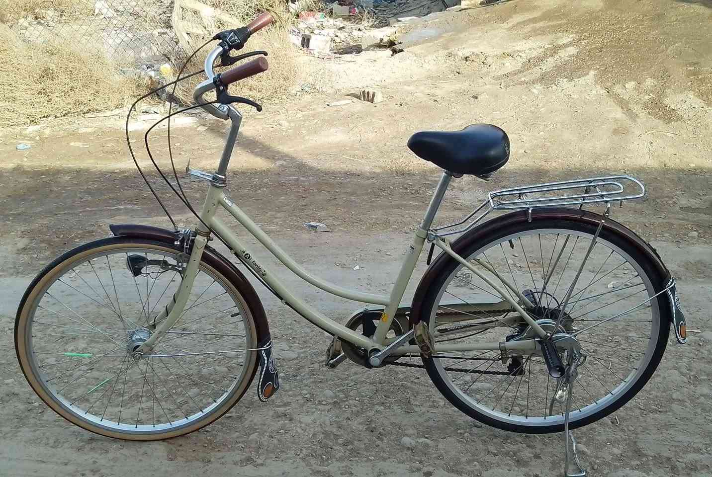 السلم عليكم بيسكل البيع مثل ما واضح بل صوره جديد باله اصلي حجم 26السعر125بي مجال لشرايالتواصل ***********
