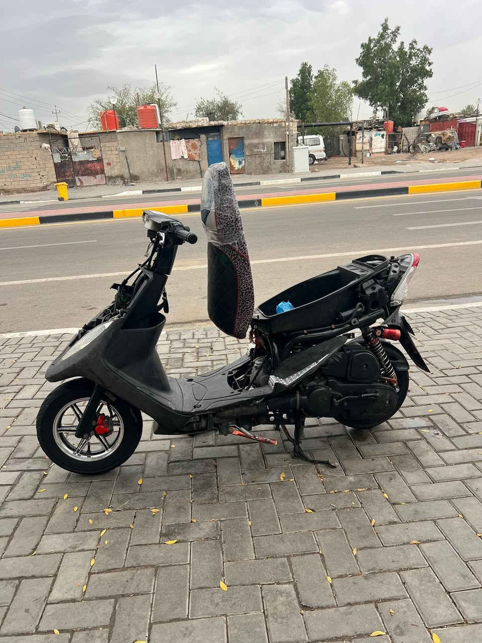 ماكس عدله للبيع
دراجة كفالة عامه مكينة وكفر ختم واحد كلها وي المكينة وبيها تزويد خارجي ويل نجمه وكزوز وقبق فلاوين وقبق عمبار ورقم وكشن اربعه ولف اصلي ودبل خلفي رياضي ولايت زنون الدراجه مصروف عليها هواي جديدة صارلي فتره من نزلته من الرمبه دراجه شلعه ومعدل السعر  مليون و75 وبيها مجال مكاني بصرة حيانية رقم*********** وتساب فقط
