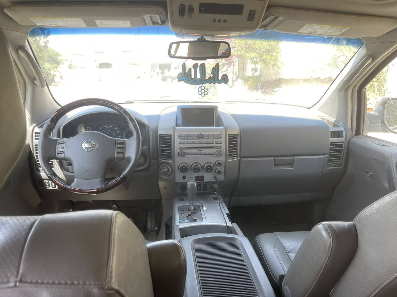 السلام عليكم
نيسان ارمادا ٢٠٠٦
ماشية ١٥٨ 
بيه قطع صبغ ابيع حزام
تخم تاير جديد 
باتري جديد
كير ومحرك وكهربائيات مكفولات
منظومة غاز ٨٠ لتر
دوسة بانزين وبريك كهرباء 
مختصر الكلام كلشي بالسيارة شغال 

مكان السيارة ديوانية 

للاستفسار الاتصال ***********

ملاحظة غير متواجد ع الفيس
