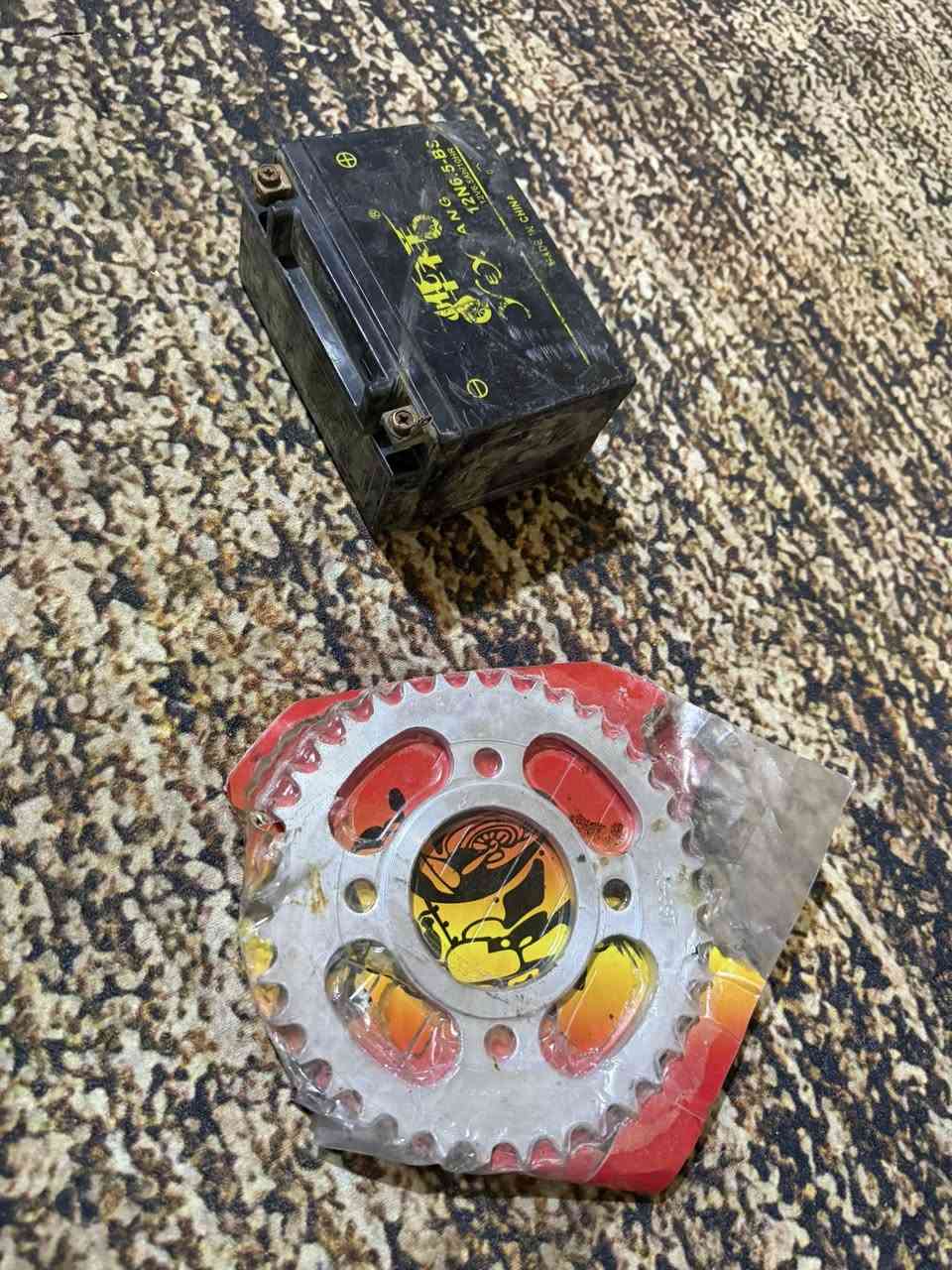 سلام عليكم
كشن+ تانكي وصفاحياته كامله+ عينه لاصليه +لايت كدام+صينيه زنجيل كلمن وسعرهه لاتصال ع رقمي***********
