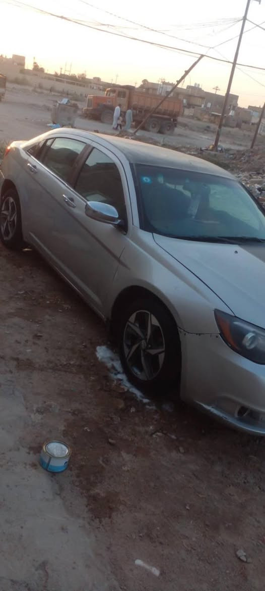 السلام عليكم
سياره Chrysler c200 2013 
محرك 3600
لون رصاصي 
رقم بابل الجديد
السنويه ٢٠٢٨ تنتهي
اشتريتها تاجيه معمره قماره وجاملغ خلفي وبيهن معجون 
اشتريت على هذا الوضع وابيع نفس الشي كوم حديد
مبدل حداديه امامي خلفي  كامله
كير ومحرك خير مــن الله 
***********
مكاني ذي قار
السياره باسمي ومداور ثاني يوم شرط
اكفلك فقط المداور 
الشراي يتصل وبيه خير ويدلل
معروضه ٤٨ وبيها مجال
