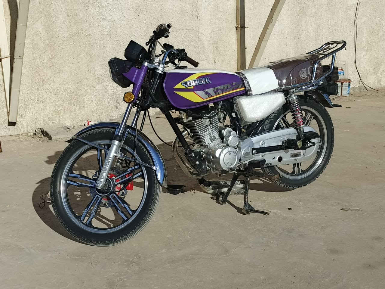 السلام عليكم
للبيع دراجة سيفان2024 دراجه خير من الله مابيها اي نقص فقط الويل الامامي بي عواج شوي ما مأثر للأستفسار اكثر ***********مكاني ديالى سراجق
