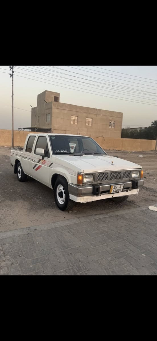 السلام عليكم نيسان مديل ١٩٨٨ السياره بلاديه  وجاهزه مكينه كير حداديه طخم تاير كهربائيات رقم دولي نجف بسمي  مشروع وطني سنويه مجدده دواخلها حلوه خطتها بلاديه السياره مكفوله وجاهزه 
الاتصال ***********
واتساب ***********
مكاني البصره خور الزبير السعر ٤٨ وبيها مجال بسيط للشراي
