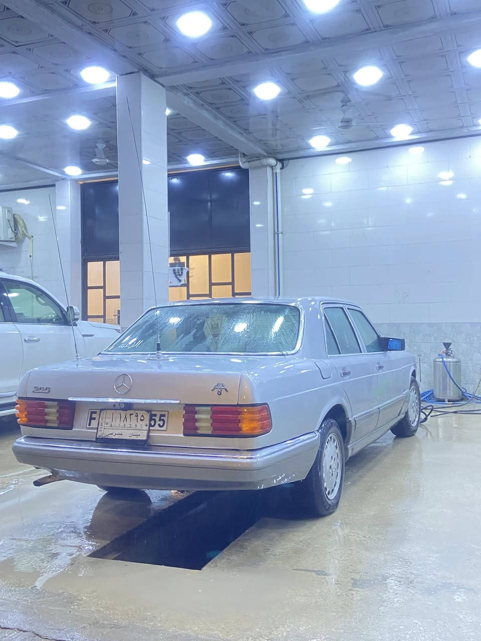 مارسيدس رئاسي مراوس فقط
موديل  1983 
حجم 280
محرك  محور ياباني 
حداده جديده توني ذابنها وره وكدام 
كهربائيات كامله  عينه كامله بلاديه  كلشي شقال 
 مكينه  جديده  
وكير توني شاده 
سنويه منتهيه  راعيها يريد تحويل
حادثها  مدكر  العبري الكدام 
تخم تاير  دواخل جديده  
 فقط تبريد ما يشتغل
السياره جاهزه  
 العنوان البصره 
للتواصل  ***********
