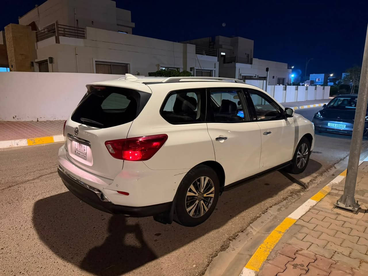نيسان باثفايندر SV موديل 2019 للبيع

* الموديل: 2019
* الفئة: SV
* المحرك: 3.5 لتر V6
* القوة: 284 حصان
* عدد المقاعد: 7 ركاب
* كاميرا خلفية
* شاشة معلومات وترفيه
* بلوتوث ومنافذ USB
* مثبت سرعة
* بصمة تشغيل 
* مكيف أمامي وخلفي
* مقاعد قماش
الاتصال على الرقم:***********
السيارة داخلة كلين بالعرق صار بيها شخوط ببابين السكن
