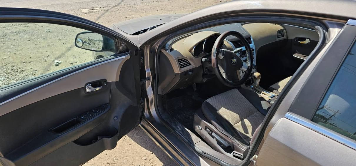 السلام علیکم
فرۆشتن
شۆفرلێت مالیبۆ مودیل ۲۰۱۱
گێر ئۆتۆماتیک
کلین بێ سبوغ
جار جام کارەبا
سوکان ڤۆلیۆم
تەعدید سورعە
تەبرید مەرکەزی 
ویل ۱۷ و تایەکانی زۆر خاوێنن
۱۱٥۰۰۰ رۆشتیە زۆر خاوێنە و مالی دۆستە 
رەقەم و سەنەوی بەسەر جووە
گێر و مەکینە و تەقەو رەقەو تەحویل و وەکالە و برانەوە بەشەرت گۆرینەوەش دەکەم بە شتێک بەدلم بێت
سعرـــــــ۷۰ مەجال
***********
