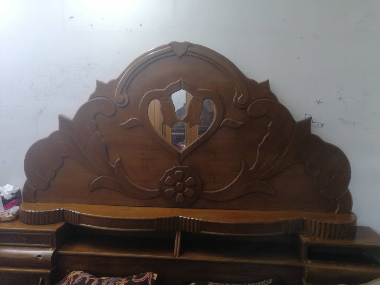 السلام عليكم غرفة نوم صاج داخل وخارج صاج كنتور ٦بوب وميز تواليت وزاويه وتاجاج الغرفه نقصه مجرات ٢ السعر ٦٠٠ وبيه مجال *********** الدوره شارع ٦٠
