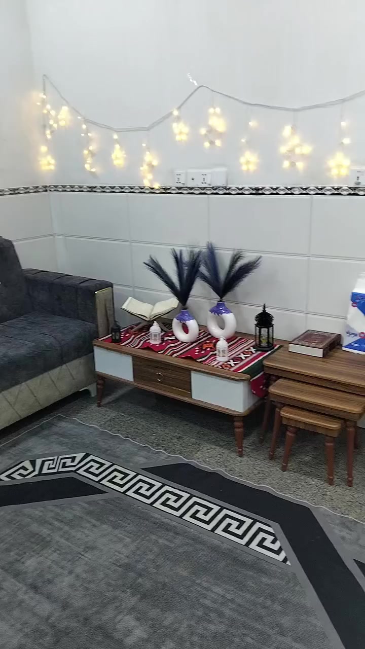 ديوان للبيع استعمال قليل أخو الجديد  السعر250
بغداد /مدينة الصدر /***********
