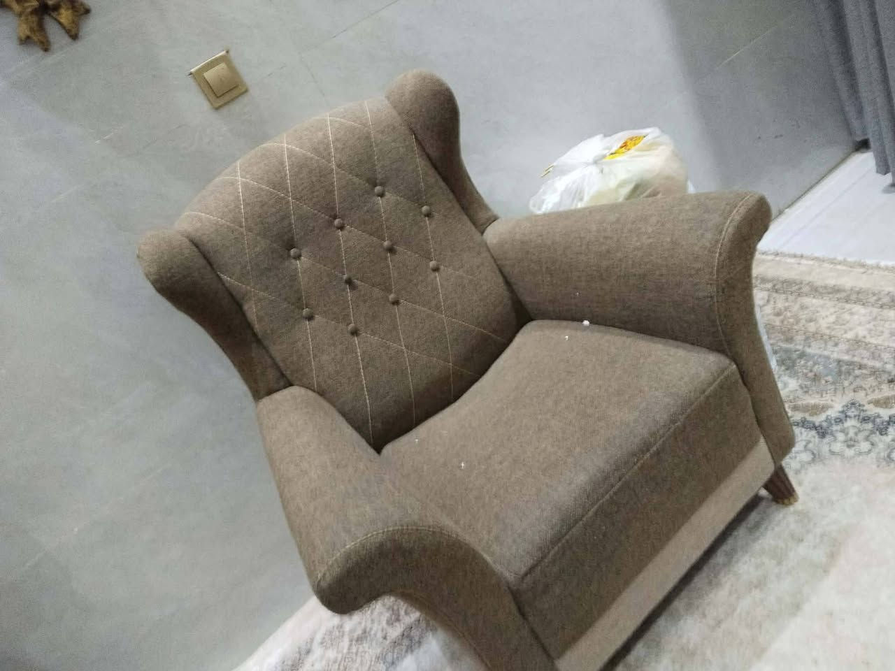 بسم الله الرحمن الرحيم 
غراض نظيفة ب سعر مناسبه 
الجاد يتصل ***********
المكان شارع فلسطين
