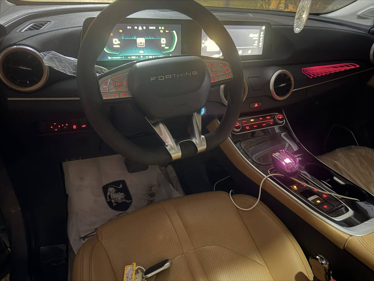 T5HEV فول موصفات
مديل 2024 
ماشيه 23
ضمان الشركه على المحرك والكير والكهرباء بعد خمس سنوات يخلص 
السعر 28ملون وربع وبي مجال الرقم ***********
العنوان بغداد الكاظمية
