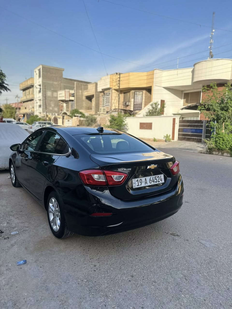 شوفر كروز موديل 2019 مواصفات LT
حادثها مثل ماموضح بالصور وهنا طخة خفيفة بالدعامية الخلفية وصبغ تحت الرقم
السعر 85 رقم كربلاء الجديد باسمي مكانها بغداد 
رقم الهاتف ***********
