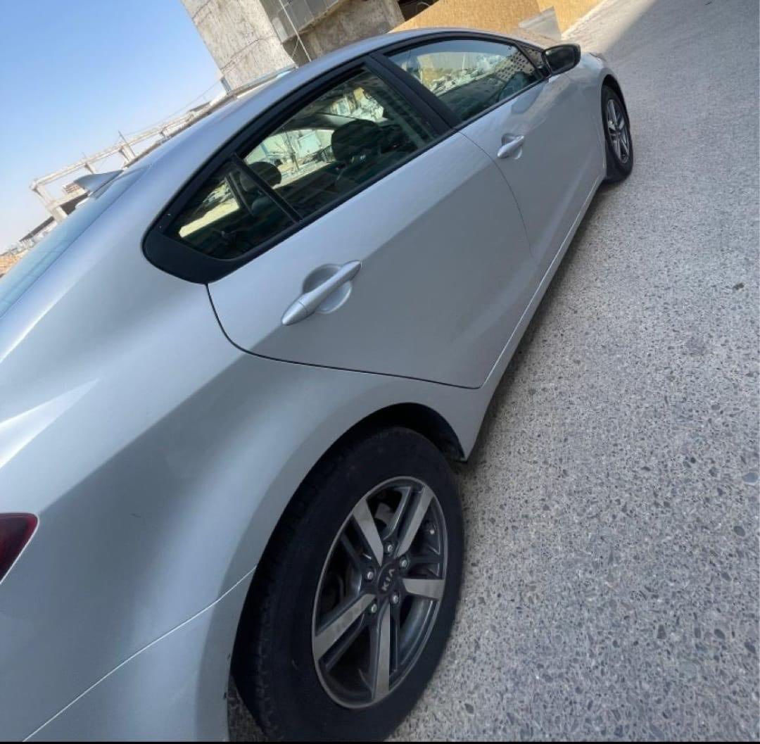 سلام عليكم فورتي موديل 18 بغداد باسمي ماشيه 115 سياره حادث بابين فقط وبيها طخه بالباب مال سايق ع وضعها سياره تخم تاير جديد باتري صدر تبريد كله جديد سياره بدون صبغ عنواني بغداد حي العامل السعر 119سونار داخل منشور 
***********
