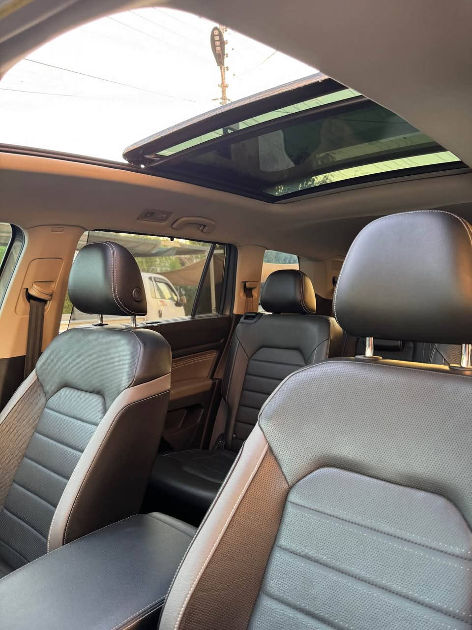 ئةتةلةس  2022فول فول قةپات مواسةفات هةموشتك بةشةرتة  رةقةمو سةنةوةي نوية كوشين ساردو گةرم   كوشين ڤي ئاي پي  دوو پارچةي هةية  لة هةوليرم  گؤرينةوةش دةكةم *********** أربيل, العراق
