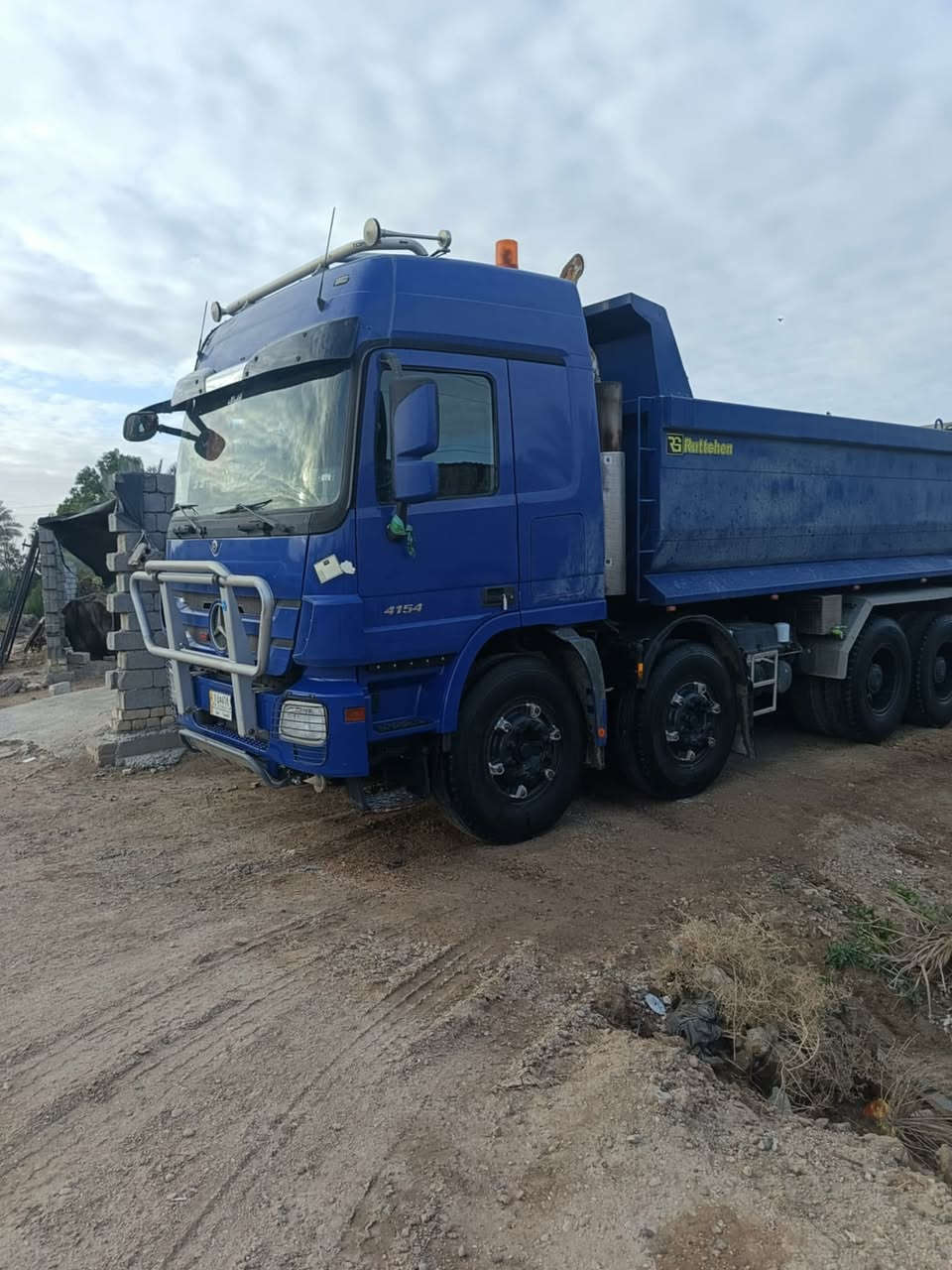 سلام عليكم اكتروز للبيع راس وعربانه موديل 2006محرك8حجم 41/54 مكفوله كفاله عامه مكان بابل كفل تصال***********
