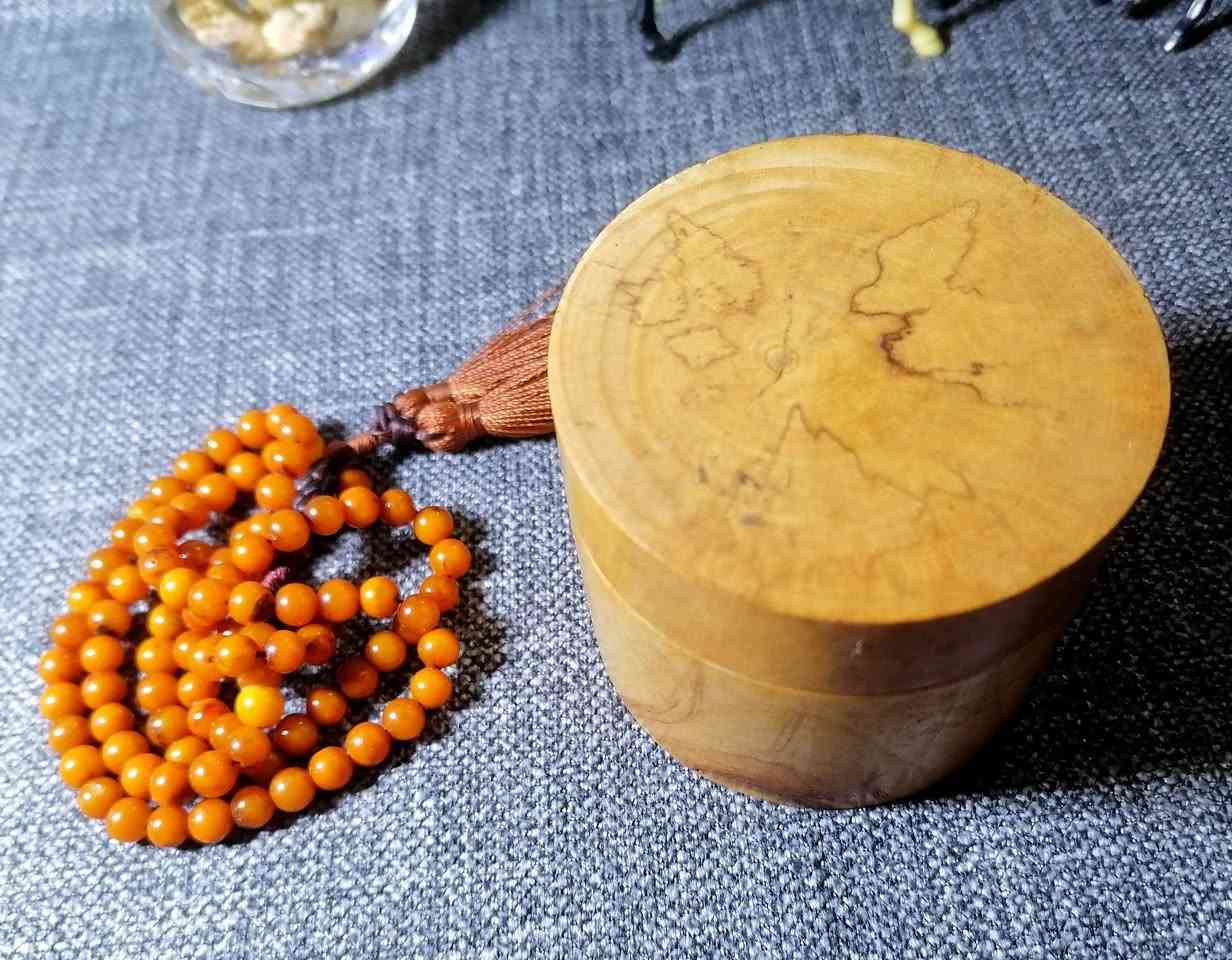 مسبحة كهرب قديمة
سبحة كهرب  حر طبيعي بدون اي معالجة عطر فواح بلفرك  ٩٩ حبة قياس ٧ ملم مع العلبة الخاصة بسبحة من خشب الصنوبر وزن السبحة ١٥ غرام يتوفر توصيل


**إذا كنت صاحب هذا الإعلان وتريد حذفه لأي سبب، رجاءا أرسل رسالة إلى الدعم الفني**