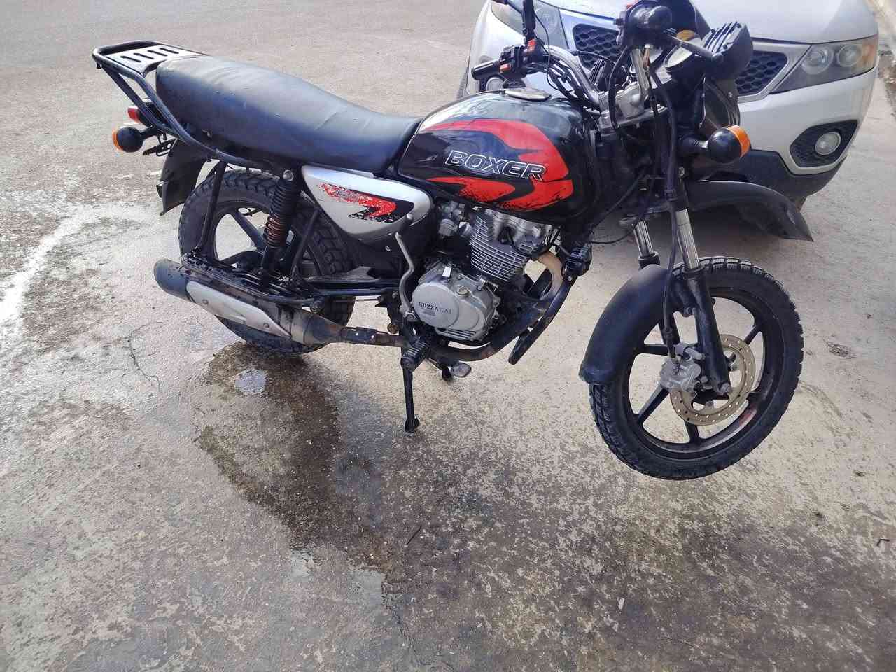 السلام عليكم دراجة بوكسر موديل 2020نضافة واضحة بصور و محرك مبدل مال هاركس مكاني شهربان سعرها 550 وبيها مجال اتصال  وتساب ***********
