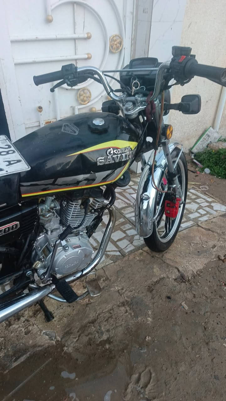 سيفان للبيع مديل 2022  رقم إنكليزي بسمي مكينه ما مفتوحه مكاني نجف الكوفه حي 17 تموز رقم موبايلي *********** سعره 950
