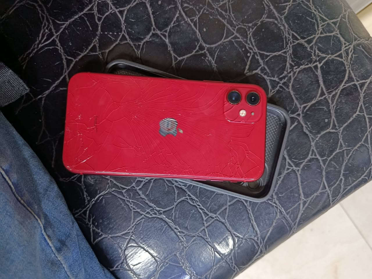 ايفون 11 عادي ذاكره 64
مبدل شاشه وظهر مفطر للبيع مستعجل 200 الف وبي مجال بسيط كلش
***********
