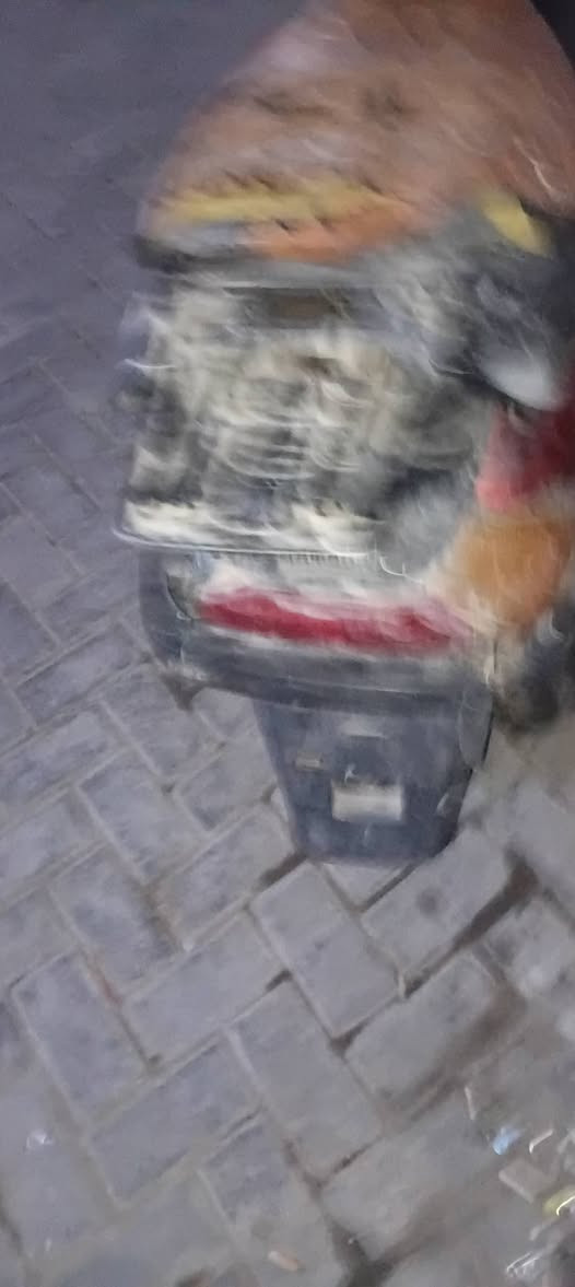 السلام عليكم دراجه فراشه تجفيت جديد كامله كلشي مناقصهه بس كابريتر وهندر مو سلف سلف بس باتري السعر ب 125 مكاني بغداد الشعب رقمي *********** بس واتساب
