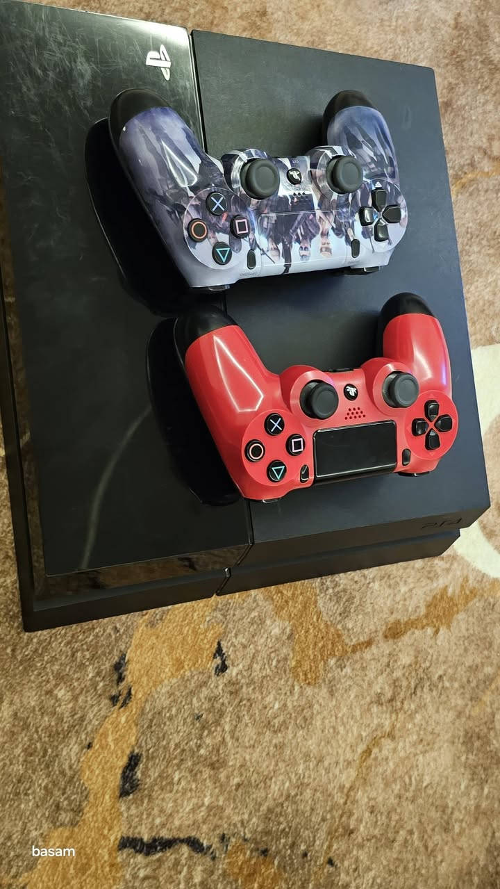 ***********
سوني 4  كامل ملحقات
مساحة   500
السعر 200 قفل
