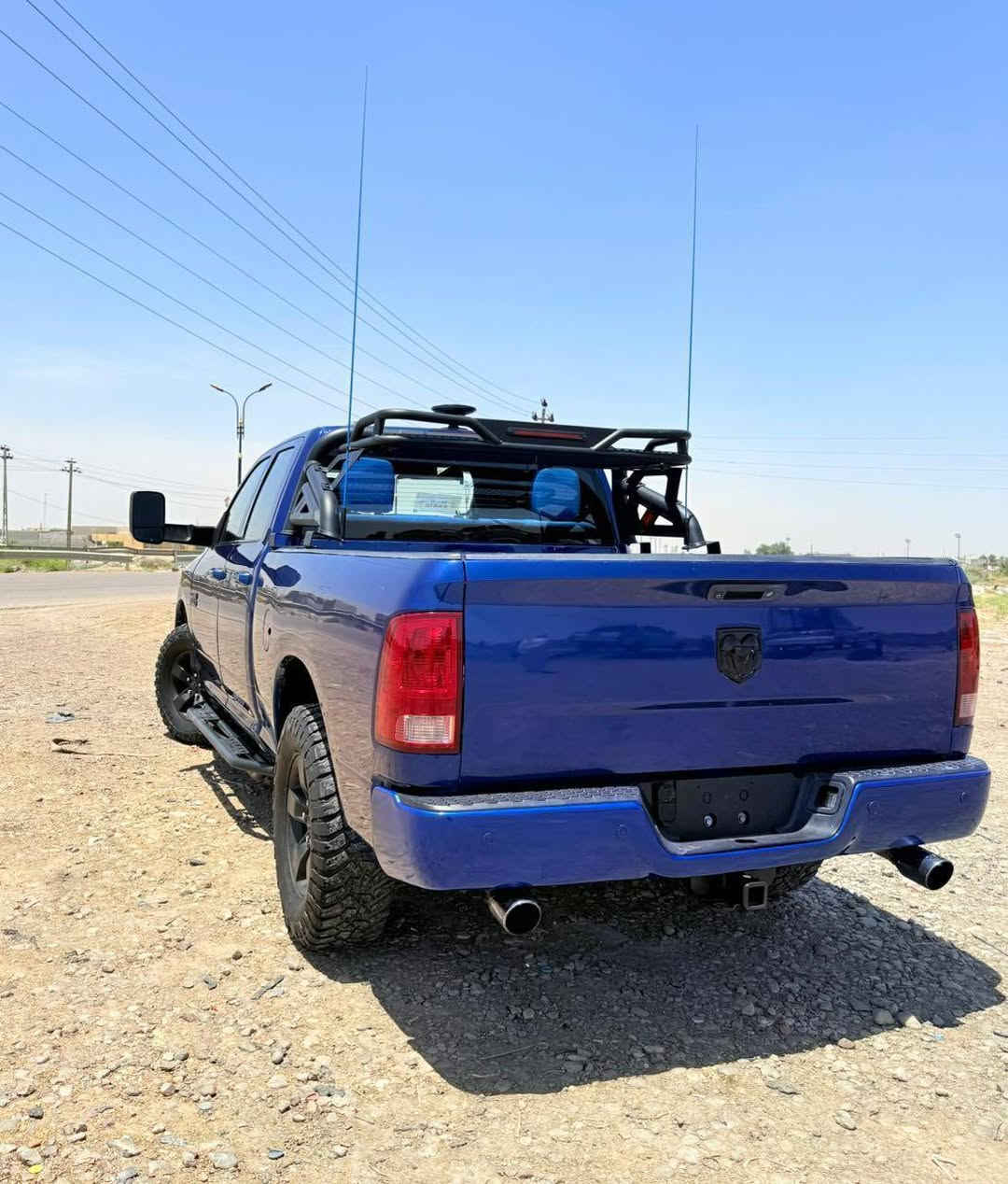 رام موديل ١٦ 
رقم بغداد جديد
مصبوغه عام اثر جراد 
منظومه غاز حجم ١٠٠ لتر 
مكينه ٥٧٠٠ 
٨ سلندر 
تخم تاير جبلي جديد 
مكينه او كير جيده

   للاستفسار 
***********📞
