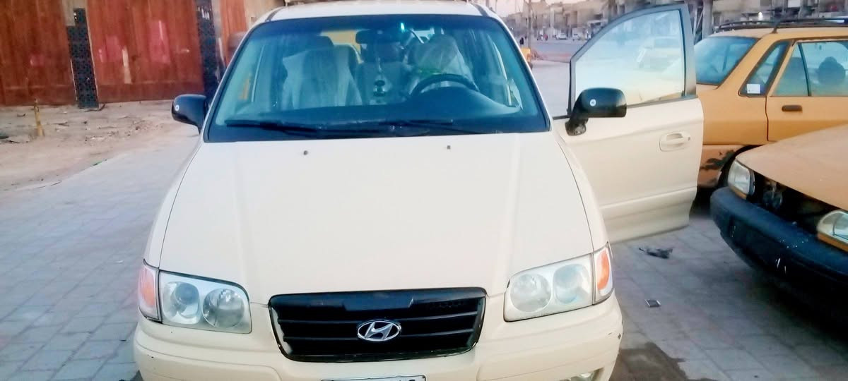 السلام عليكم سياره هوندا للبيع موديل 2007 بدون صبغ مكينه جديده ميكانيك جديد سيارهه تبريد شغال لعنوان بغداد مدينه الصدر السعر 75 بيهةمجال***********
