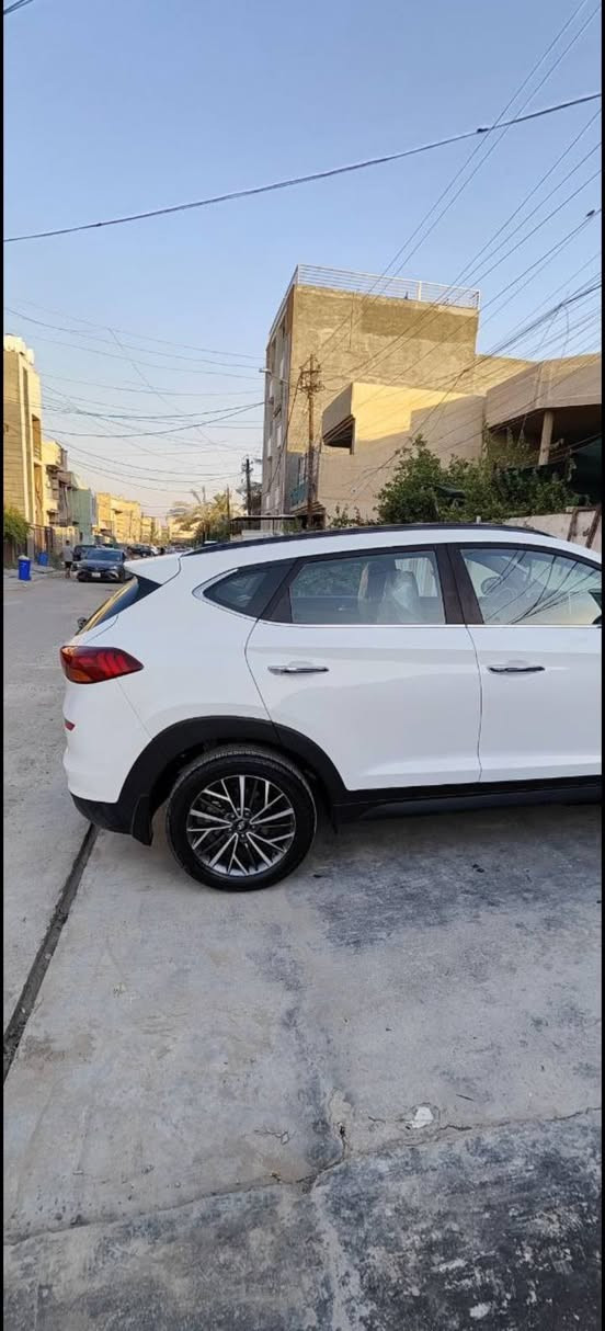 توسان 2019 للبيع
السلام عليكم 
مواصفات الكاصد
ماشيه 80 الف حقيقي
كشنات جلد  وكهرباء الامامي المقعدين
حساس امامي+ خلفي
مري كهرباء شفط
بصمة تشغيل+ بصمة ابواب
انارة ترحيب
لد نهاري
3 أنظمة قيادة
سايد بريك رجل
تبريد قطعتين
جام اوتو 
(بانوراما )
مكينة 2000 دوش
اخوان السيارة بيها جاملغ شبر صبغ بصف السايق فقط  والباقي مكفول من الصبغ والتبديل
مكان السيارة بغداد العامرية
***********
السيارة مرقم بغداد بأسمي تحويل ثاني يوم ورقم انكليزي
السعر 198 وبيها مجال بسيط
