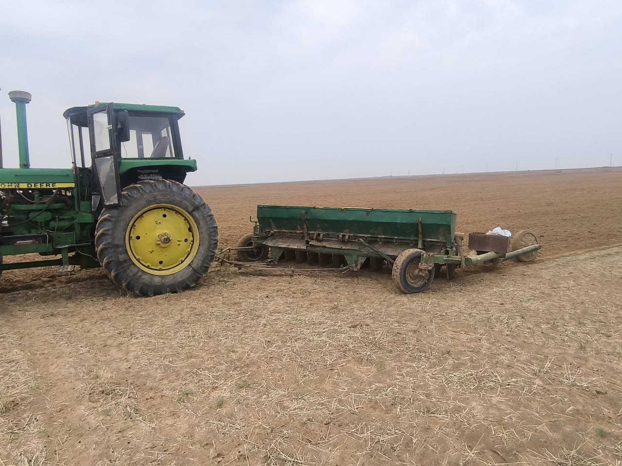 السلام عليكم بيع مستعجل مكينه 88  رقم وسنويه شرط الفحص والعمل مع دسك 14صاج جديد السعر 16وبيه مجال بسيط العنوان صلاح الدين بيجي  ***********
