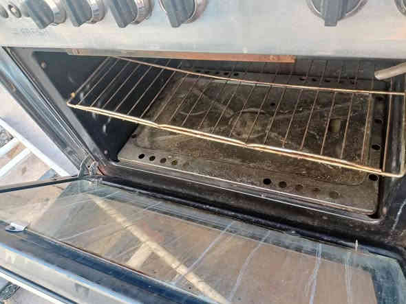 سلام عليكم طباخ البيع السعر 125شرط كلشي شغل فران شغل مكاني حويجه***********
