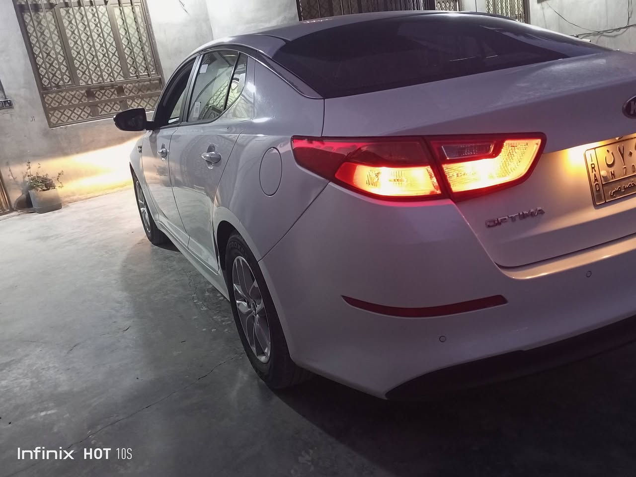 السلام عليكم 
اوبتما
2016خليجيه،،
كير محرك شركه مامفتوحات 
حداديه اماميه خلفيه جدا ممتازه تخم 
جديد 
منظومه تبريد جدآ نضيفه 
مواصفات
شفتات ستيرن 
تبريد قطعتين 
فول تحكم ستيرن
مرايات شفط 
اشاير بالمرايات 
صندوق لمس
٥ويل كب شركه 
حساسات خلفيه 
شاشه وكامره 
ماشيه130حقيقي،شرط جرس 
مكان السياره بغداد اليوسفيه ناحيه الرشيد الشارع العام 
***********
***********
