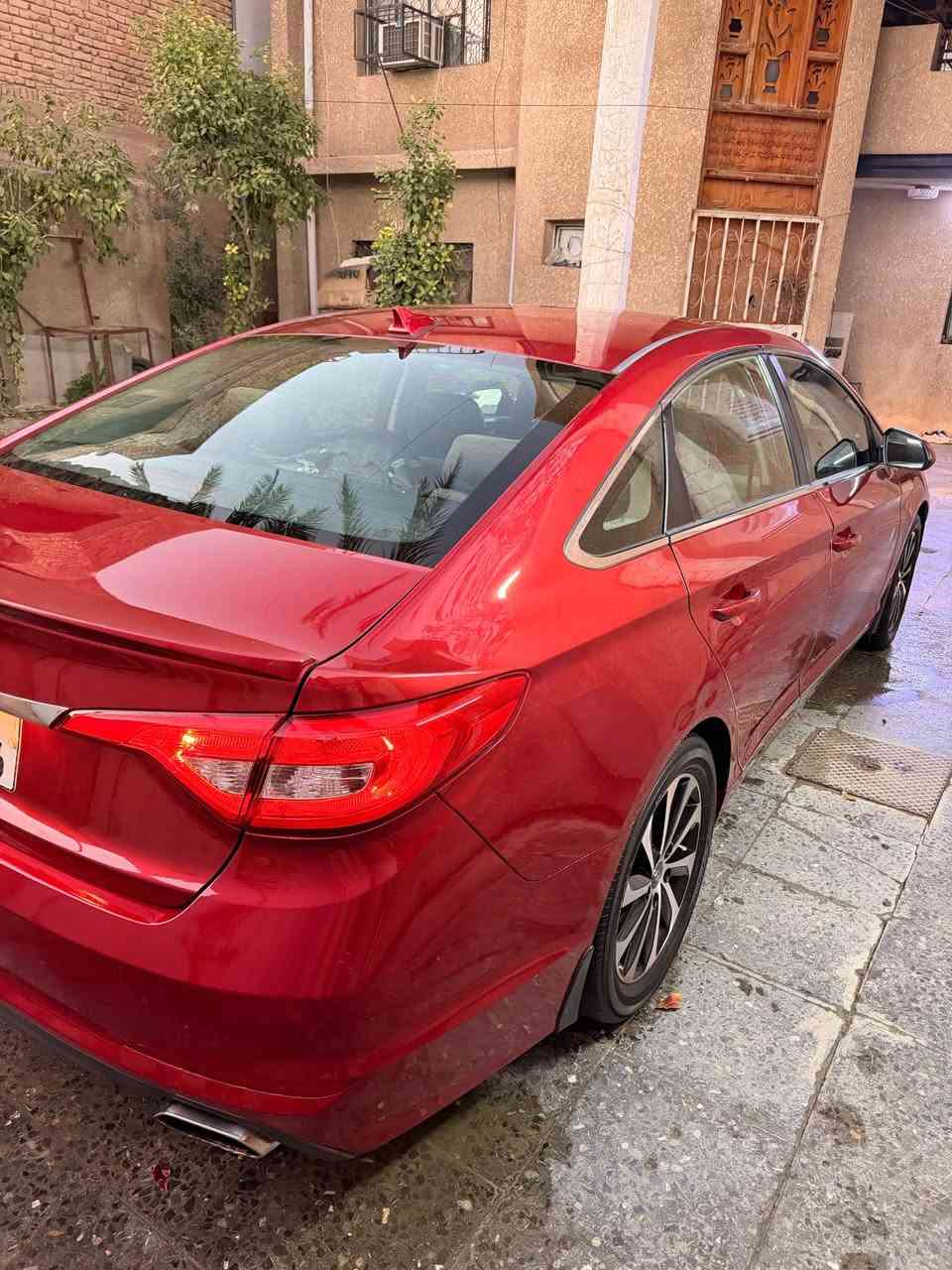 السـلام عليكم 
للبيع سوناتا 2016 sport نص مواصفات
وارد امريكي 
محرك 2400 
شاشة كبيرة كاربلي واندرويد اوتو 
تحكم جهتين ستيرن 
كاميرا خلفية  
3 وضعيات قيادة ايكو وسبورت ونورمال 
السيارة جاهزة لل اخير تخم تاير جديد صدر جديد وعليها  ادامة كاملة  
حادثها بين البابتين  جهة الصدر وب العراق بيها جاملغ وباب جهة السايق
ابيع احزام بدون دواخل لا لغد ولا شاصي 
الســعر ( 116 ) وبيها مجال بسيط 
مكاني بغداد حي الجهاد الاساتذا
رقم بغداد بأسمي شخصياً السنوية لل 2029 
هزة جديدة رقم جديد انكليزي 
*********** بغداد, العراق

