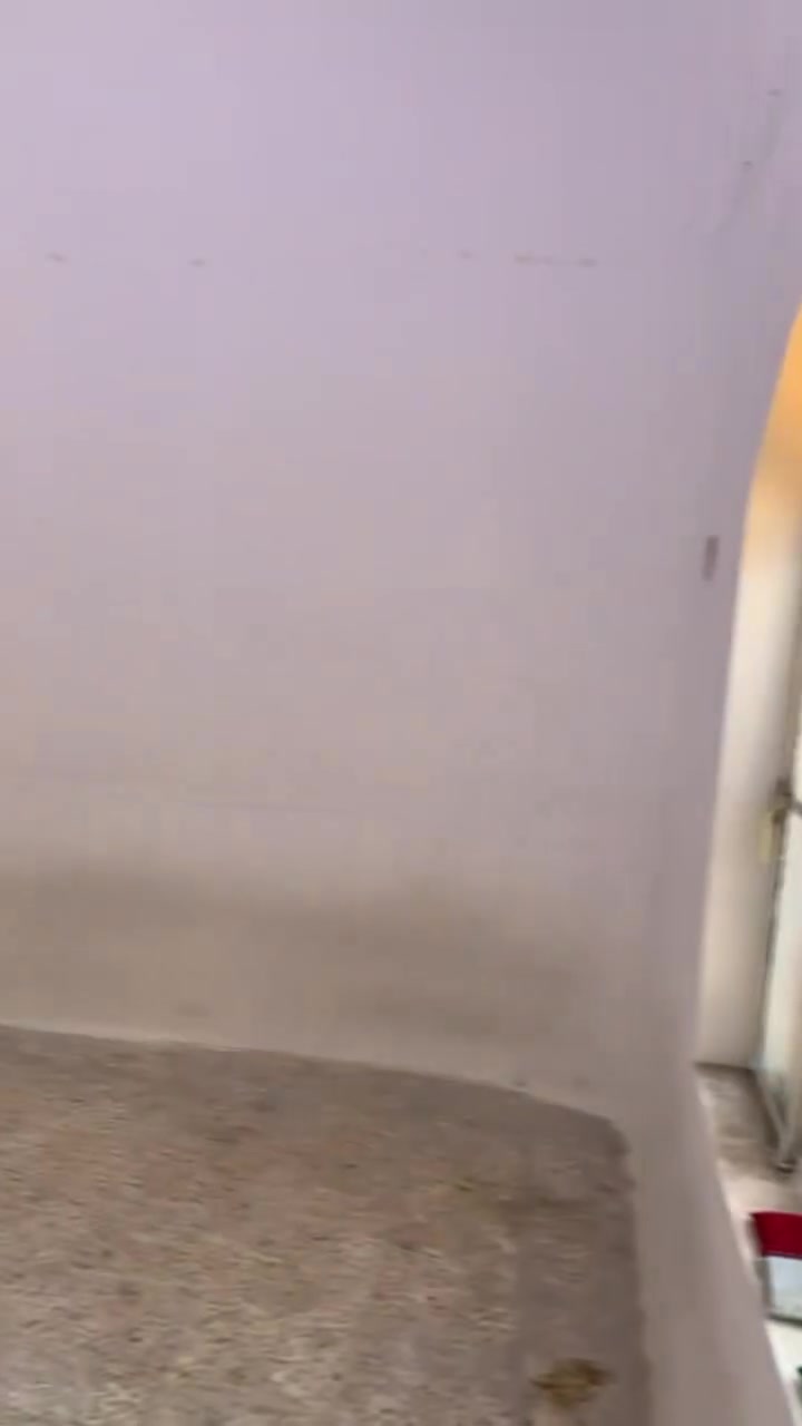 يعلن مكتب عقارات أبو انور فرع الطويسه عن وجود بيت البيع أو يجار في الجمهورية شارع الكرهباء شارع عريض مساحة 110 متر طابقين يحتوي على 4 غرف نوم وصاله وستقبال ومطبخ وصحيات وكراج بناء 2010 يجار مليون يصلح شركة أو مكتب بيع 425 مليون يلخص 400 مليون مكان راقي ممتاز//***********//***********// كما نستقبل جميع عروضكم وطلباتكم التجارية والعقارية المكتب مجاز قانونيا المكتب ماقبيل مطعم الحسون عقارات أبو انور فرع الطويسه
